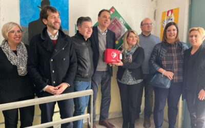 FONDAZIONE CASTELLI: All’Istituto Comprensivo “Alberto Manzi” per la donazione del terzo Defibrillatore Semiautomatico.